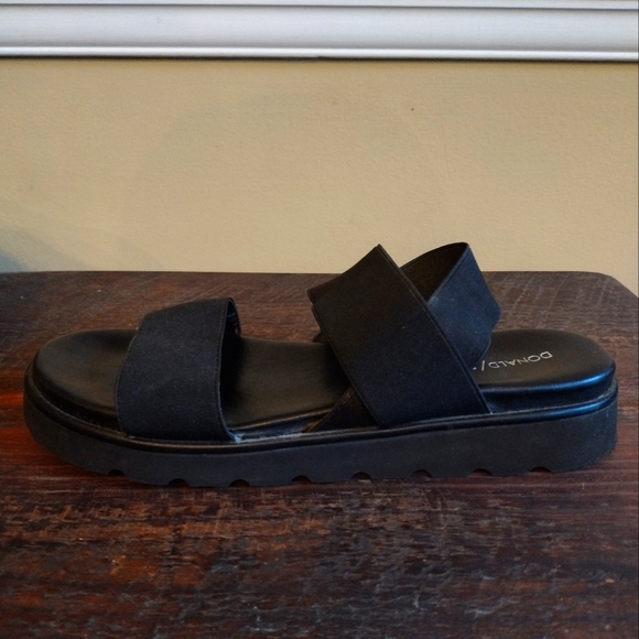 Donald Pliner Lue Black Elastic Sandals Size 8 - Picture 4 of 10